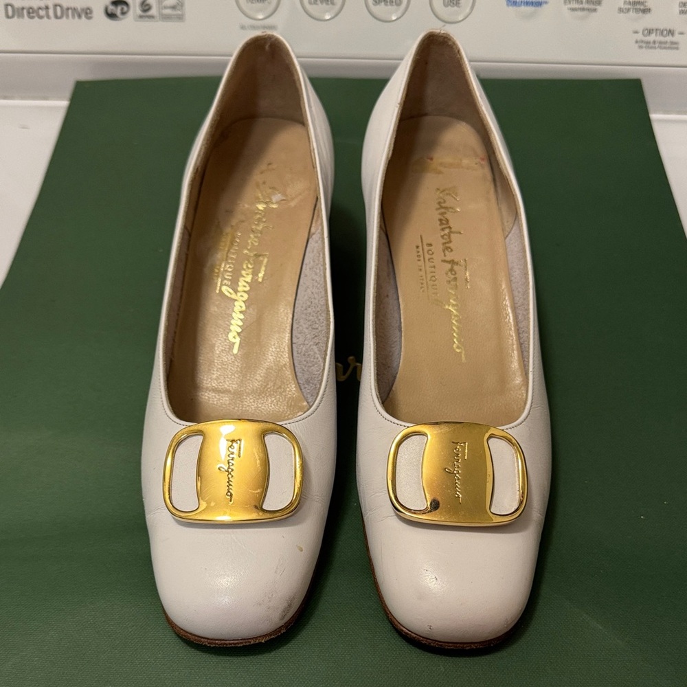 Salvatore Ferragamo Cream Heels with Gold Accent